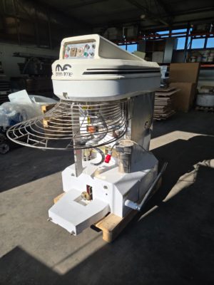 Mieszałka z wyjezdnymi dzieżami Mundial Forni 350 litrów