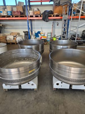 Mieszałka z wyjezdnymi dzieżami Mundial Forni 350 litrów