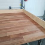 Stoły nierdzewne z blatami bukowymi