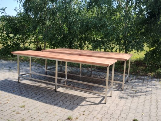 Stoły nierdzewne z blatami bukowymi