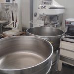 Mieszałka z wyjezdnymi dzieżami Mundial Forni 350 litrów