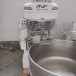 Mieszałka z wyjezdnymi dzieżami Mundial Forni 350 litrów